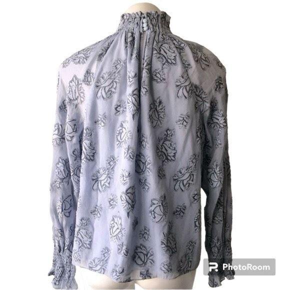 ✨Rebecca Taylor Smocked Neck Silk Rose Print Sz. 10 Blouse Light Blue Metallic✨ - Picture 12 of 14